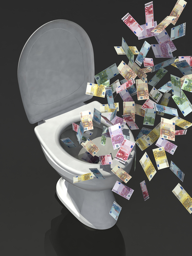 wasting money Picture Pixabay